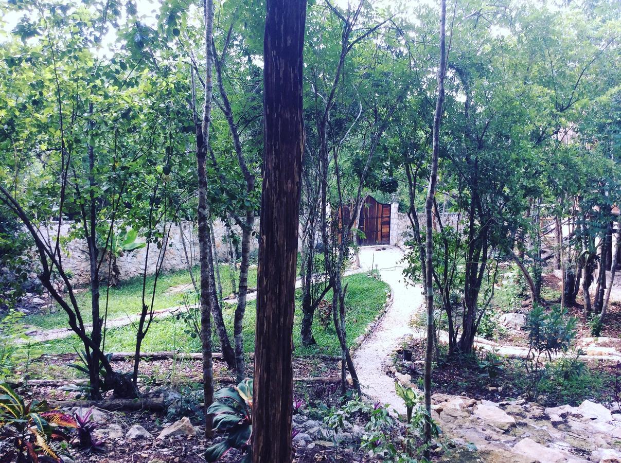 Escarabajo Rojo Bed & Breakfast Tulum Exterior photo