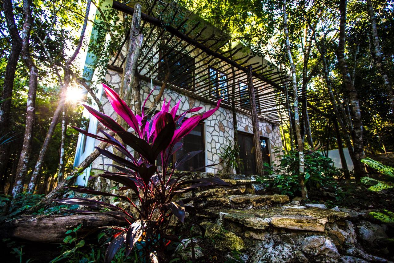 Escarabajo Rojo Bed & Breakfast Tulum Exterior photo